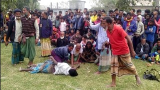 হাকিমপুরে গ্রাম বাংলার ঐতিহ্যবাহী পাতা খেলা অনুষ্ঠিত