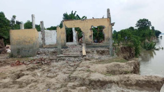 মধুমতির ভাঙনে বিলীন ২২৫ আশ্রয়ণ ঘর, হুমকিতে আরও ১০০ পরিবার
