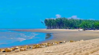 কুতুবদিয়ায় নির্মিত হচ্ছে টেকসই বেড়িবাঁধ