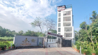 পদ্মা সেতুর টোলপ্লাজার সংযোগ থেকে ব্যক্তিমালিকানাধীন রেস্টুরেন্টে বিদ্যুৎ