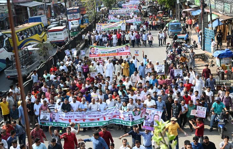 আজ বুধবার মহানগর উত্তর বিএনপির পদযাত্রা। ছবি - এস এ মাসুম