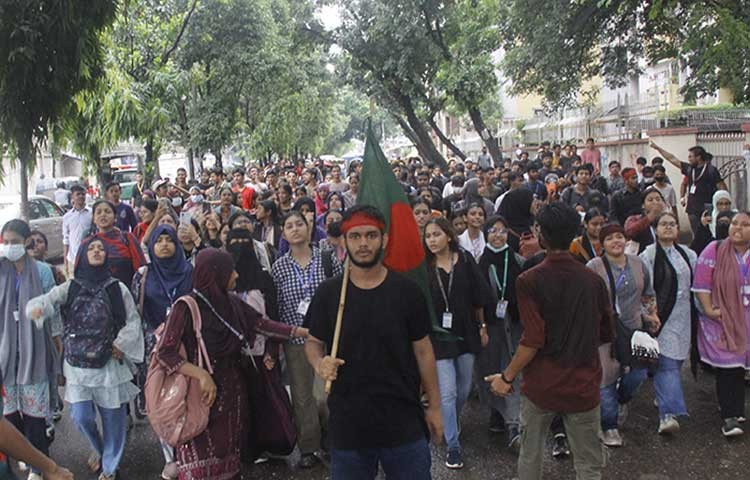 আজ বৃহস্পতিবার আরামবাগ এলাকা বৈষম্য বিরোধী ছাত্র আন্দোলন মিছিল। ছবি - এস এ মাসুম