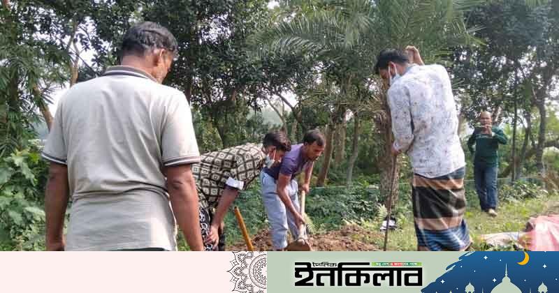 আড়াইহাজারে দাফনের ৪ মাস পর আদালতের নির্দেশে বিএনপির কর্মী শফিকুলের লাশ কবর থেকে উত্তোলন