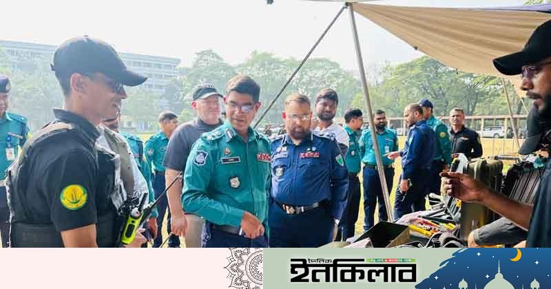 এসএমপির সিআরটি ও বোম্ব ডিসপোজাল ইউনিটের প্রশিক্ষণকালীন যৌথ মহড়া অনুষ্ঠিত